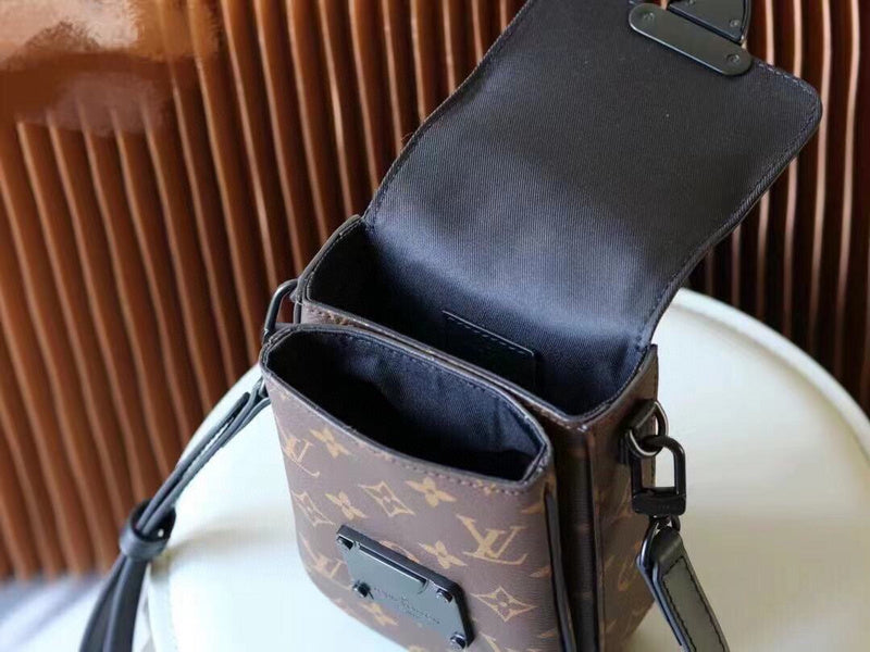 Alice  Bags- Louis Vuittons  - 15949