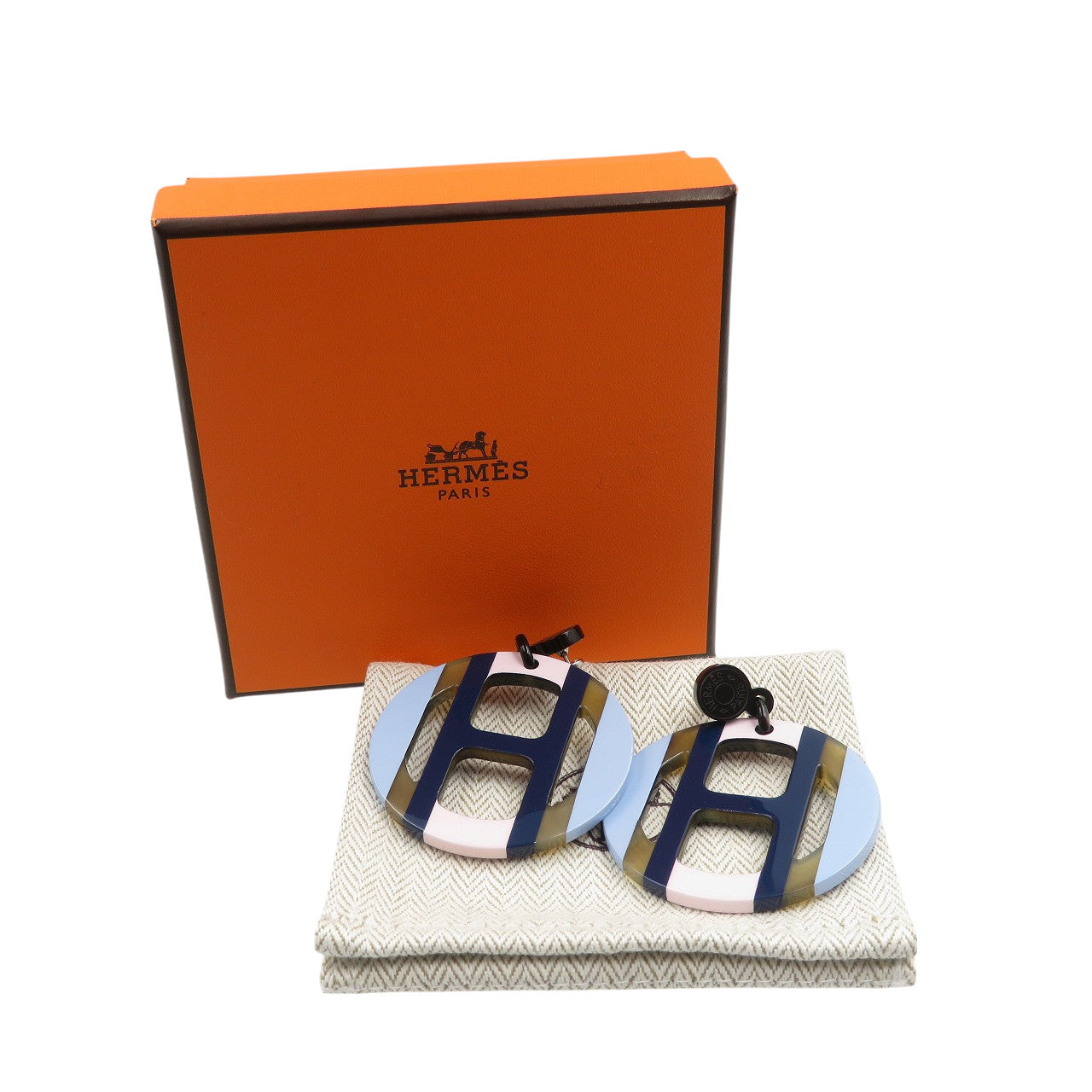 HERMES Pierce Buffalo Horn, Lacquer Ecum H Equip