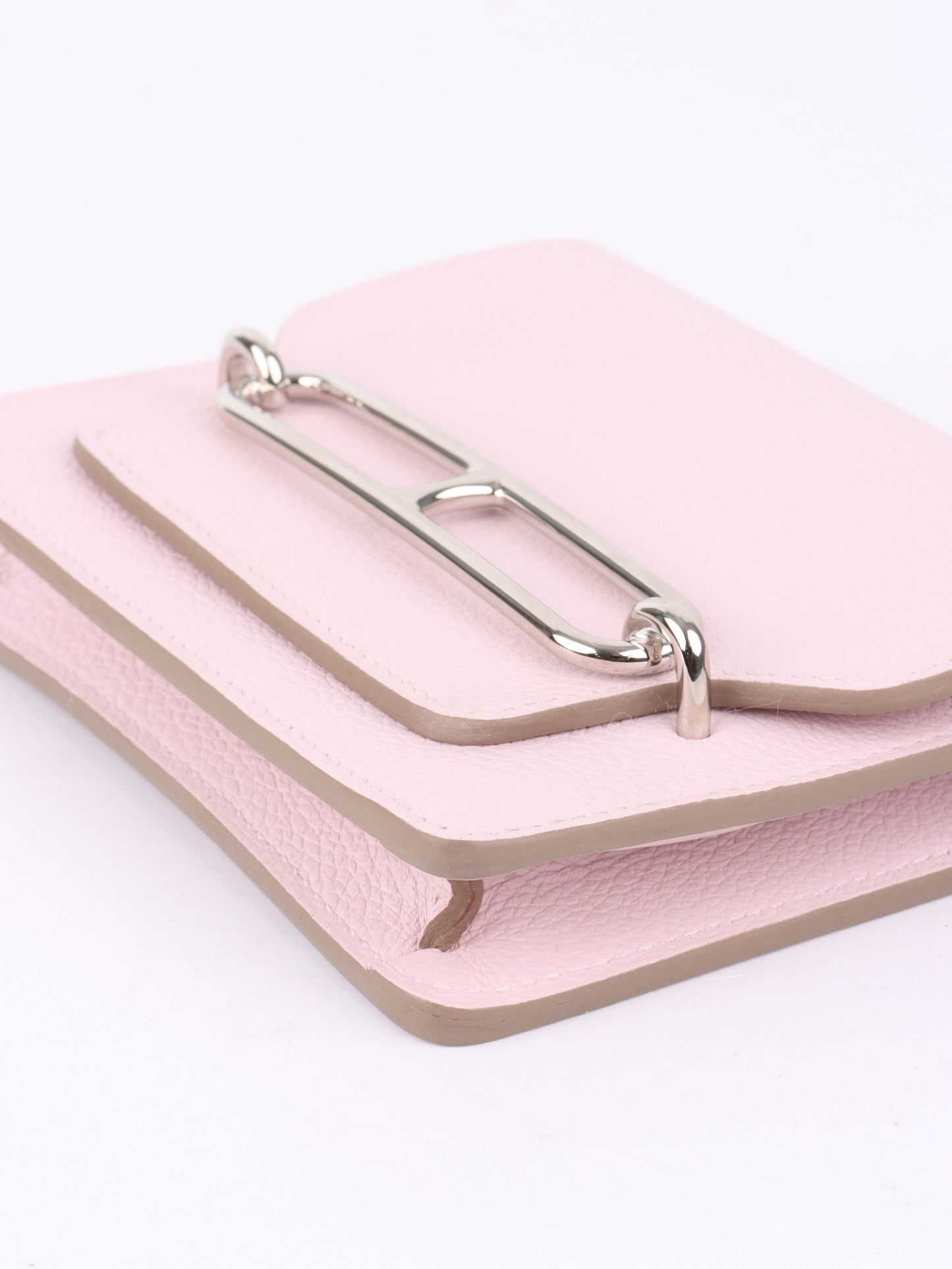 Hermes Roulis Slim Mauve Pale Wallet.