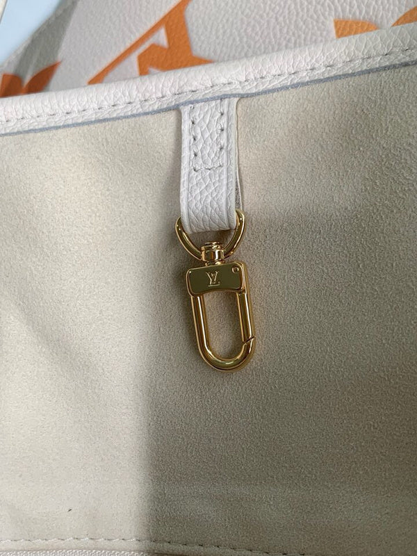 Alice bags - Louis Vuittons  - 15168