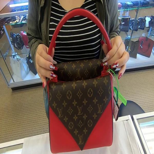 Louis Vuitton Double V Handbag Rubis
