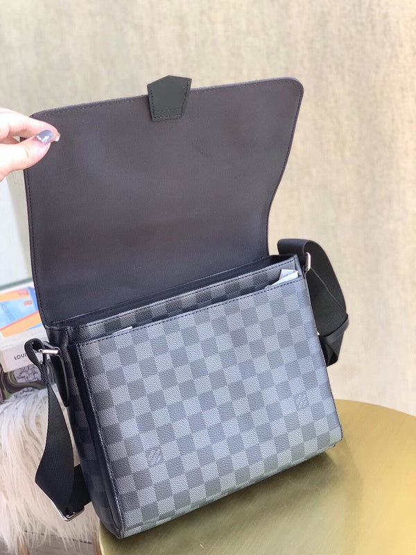 Alice Bags- Louis Vuittons  - 15869