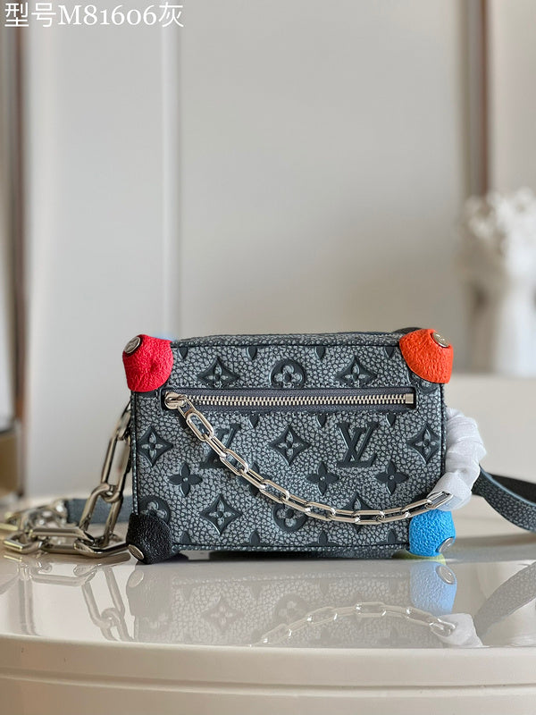 Alice Bags- Louis Vuittons  - 16253