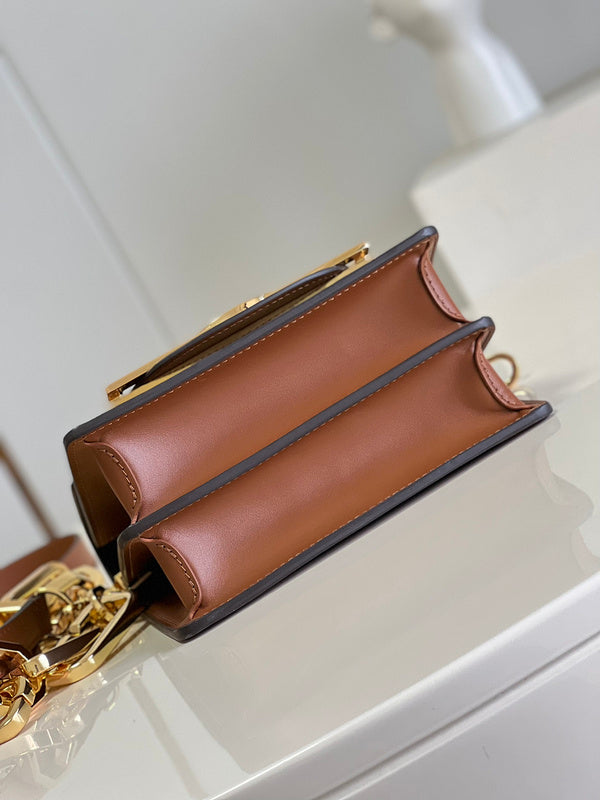 Alice Bags- Louis Vuittons  - 16118