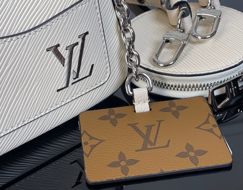 Alice Bags- Louis Vuittons  - 15852