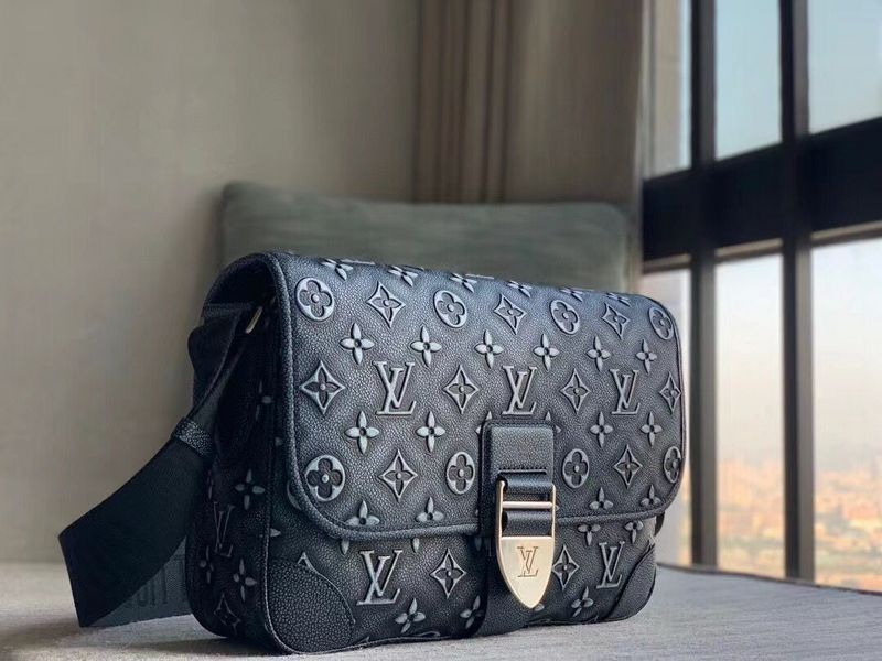 Alice Bags- Louis Vuittons  - 15922