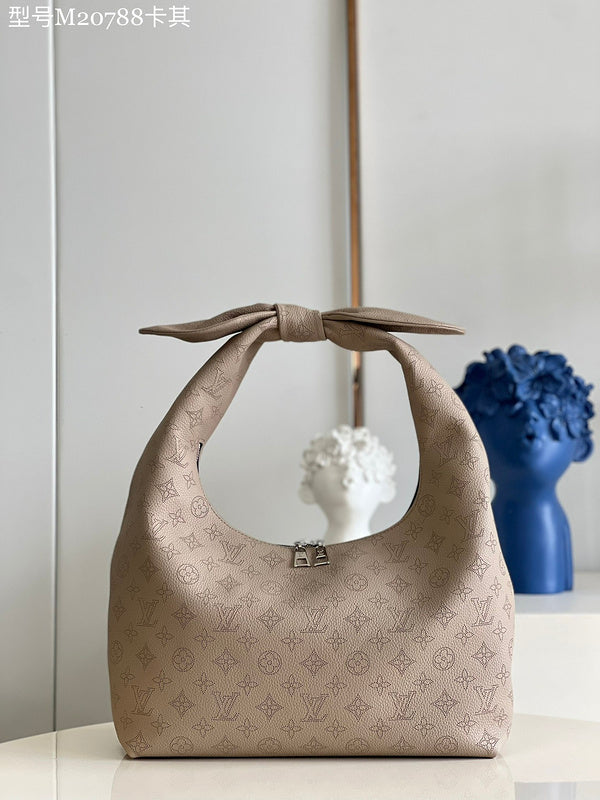 Alice Bags- Louis Vuittons  - 16363