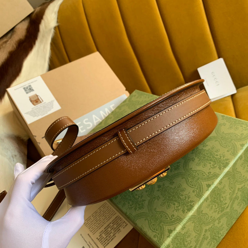 Gucci   Luxury Bags  1027
