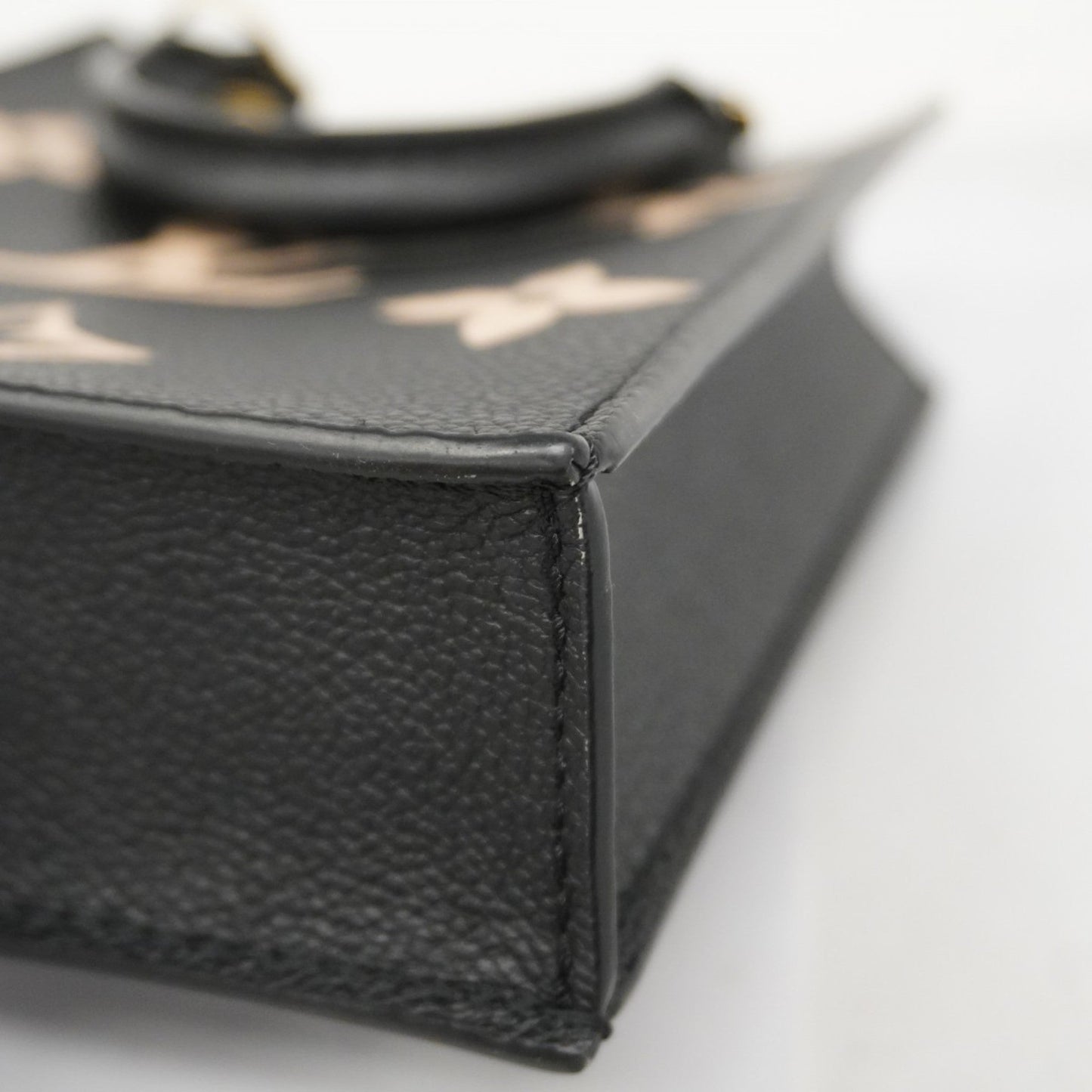 Louis Vuitton  Shoulder Bag