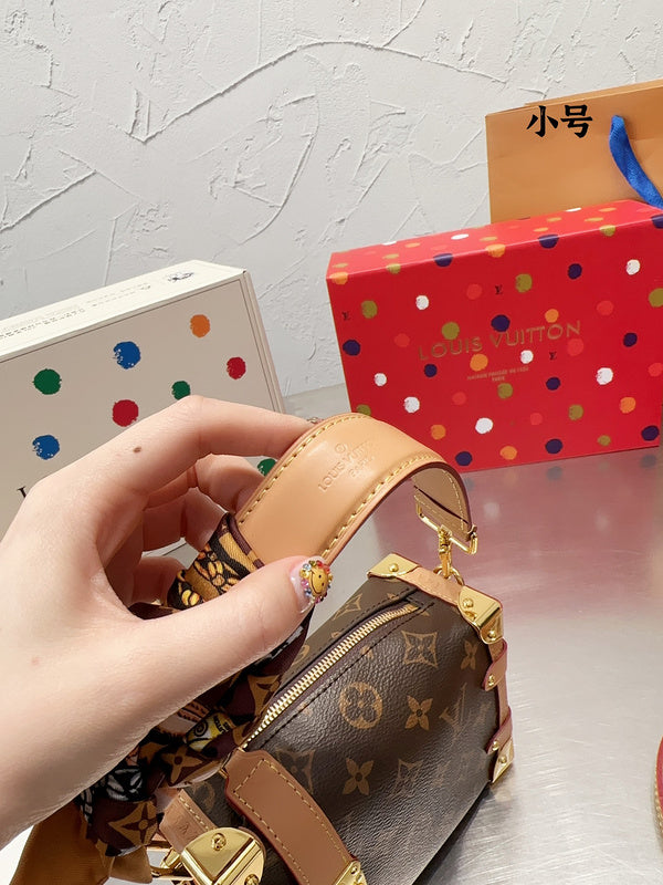 Alice bags - Louis Vuittons  - 14950
