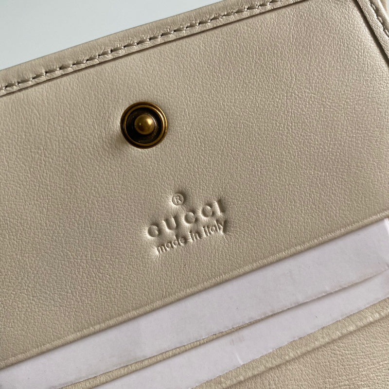 Gucci   Luxury Bags  929