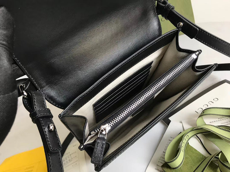 Gucci   Luxury Bags  1063