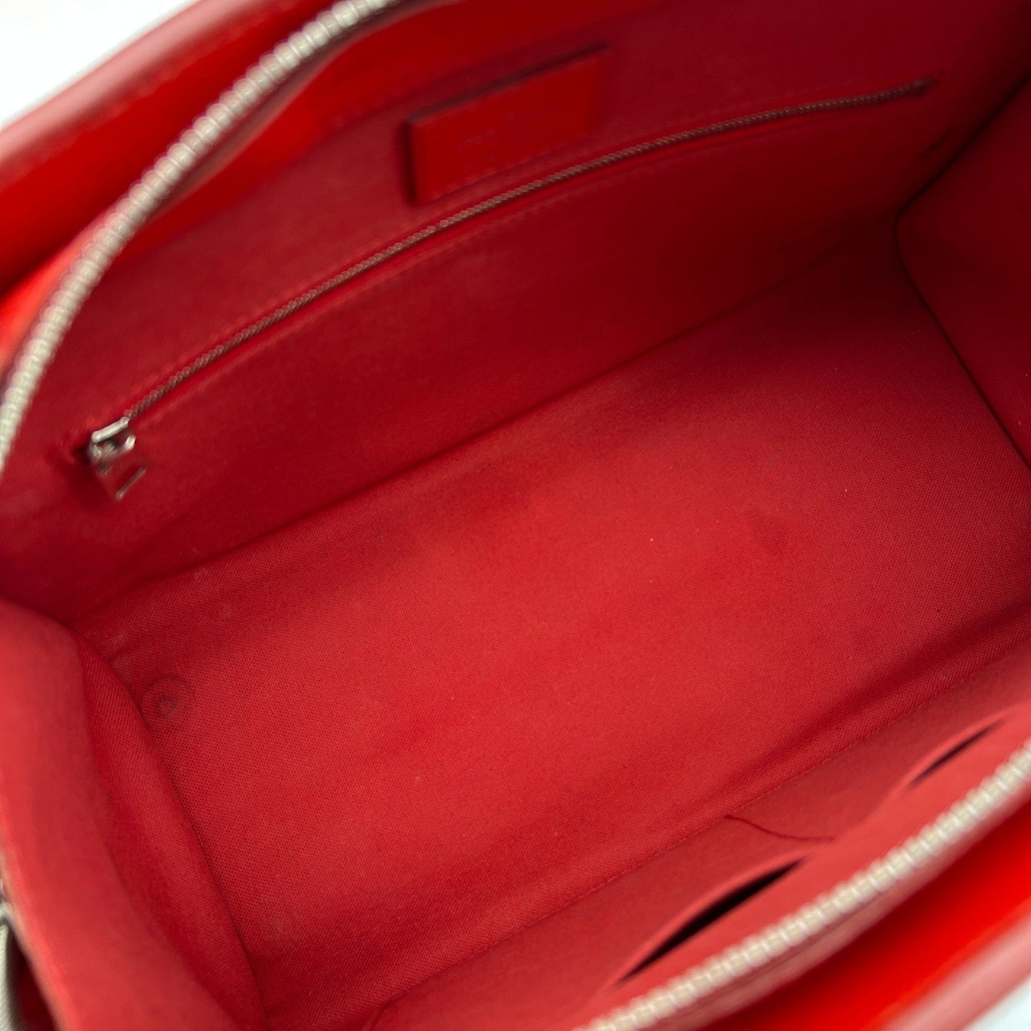 Louis Vuitton Coquelicot Epi Leather Vaneau LA22848