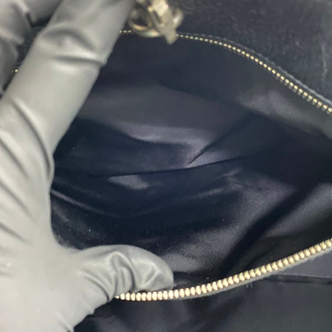GUCCI Shoulder Bag leather black Off the grid