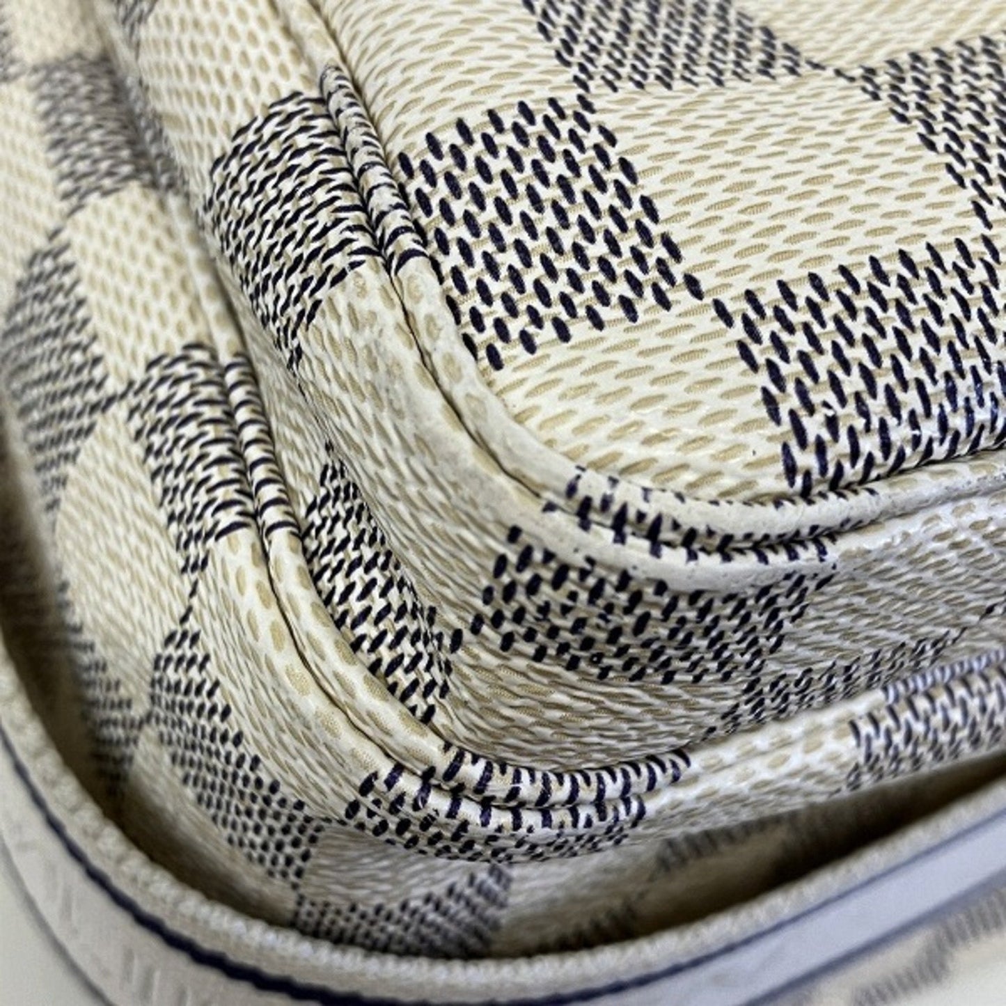 Louis Vuitton  Shoulder Bag