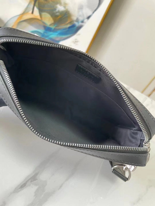 Alice Bags- Louis Vuittons  - 15944