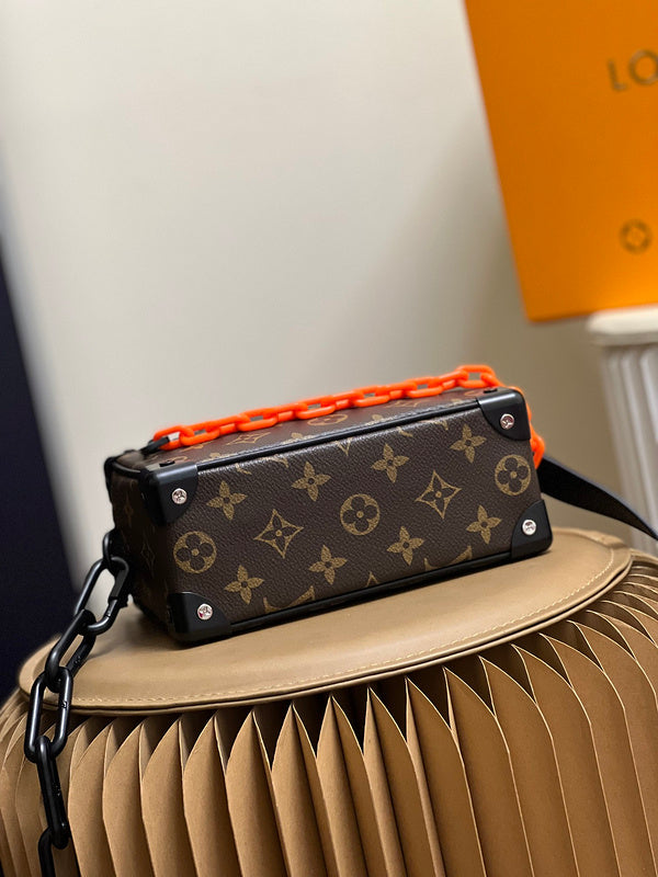 Alice Bags- Louis Vuittons  - 16138