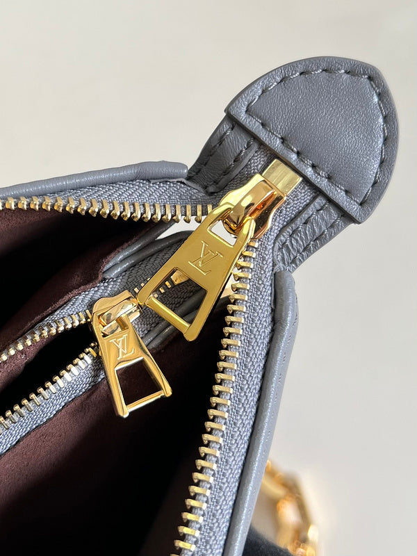 Alice Bags- Louis Vuittons  - 16206