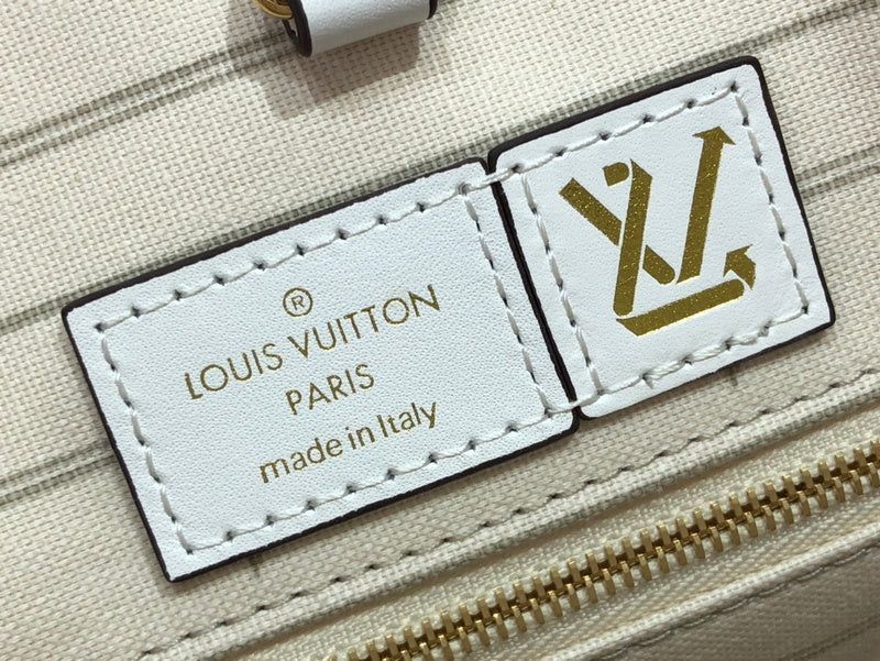 Alice Bags- Louis Vuittons  - 16502