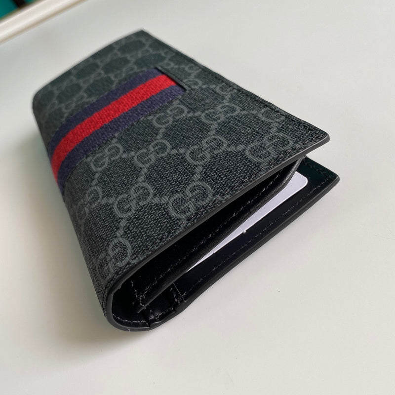 Gucci   Luxury Bags  944