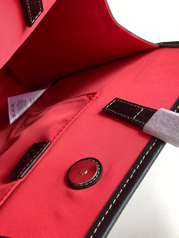 Gucci   Luxury Bags  978