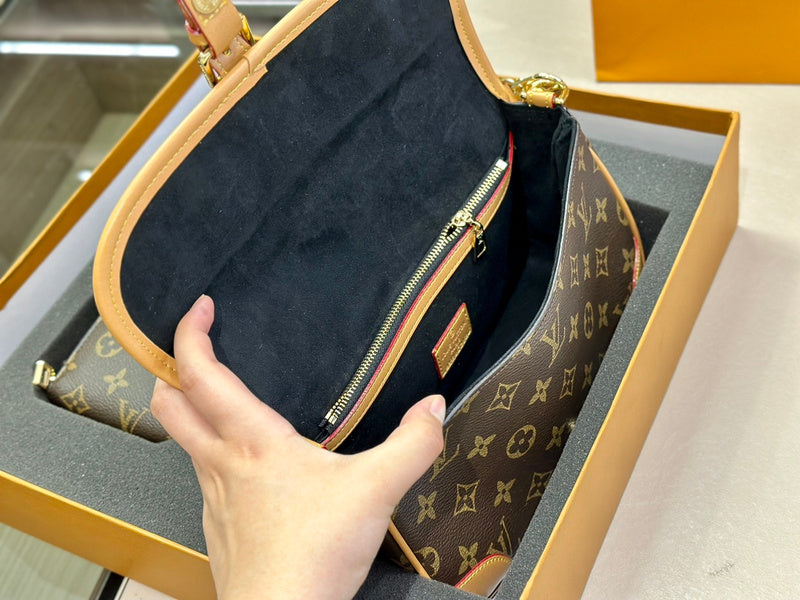 Alice bags - Louis Vuittons  - 14897