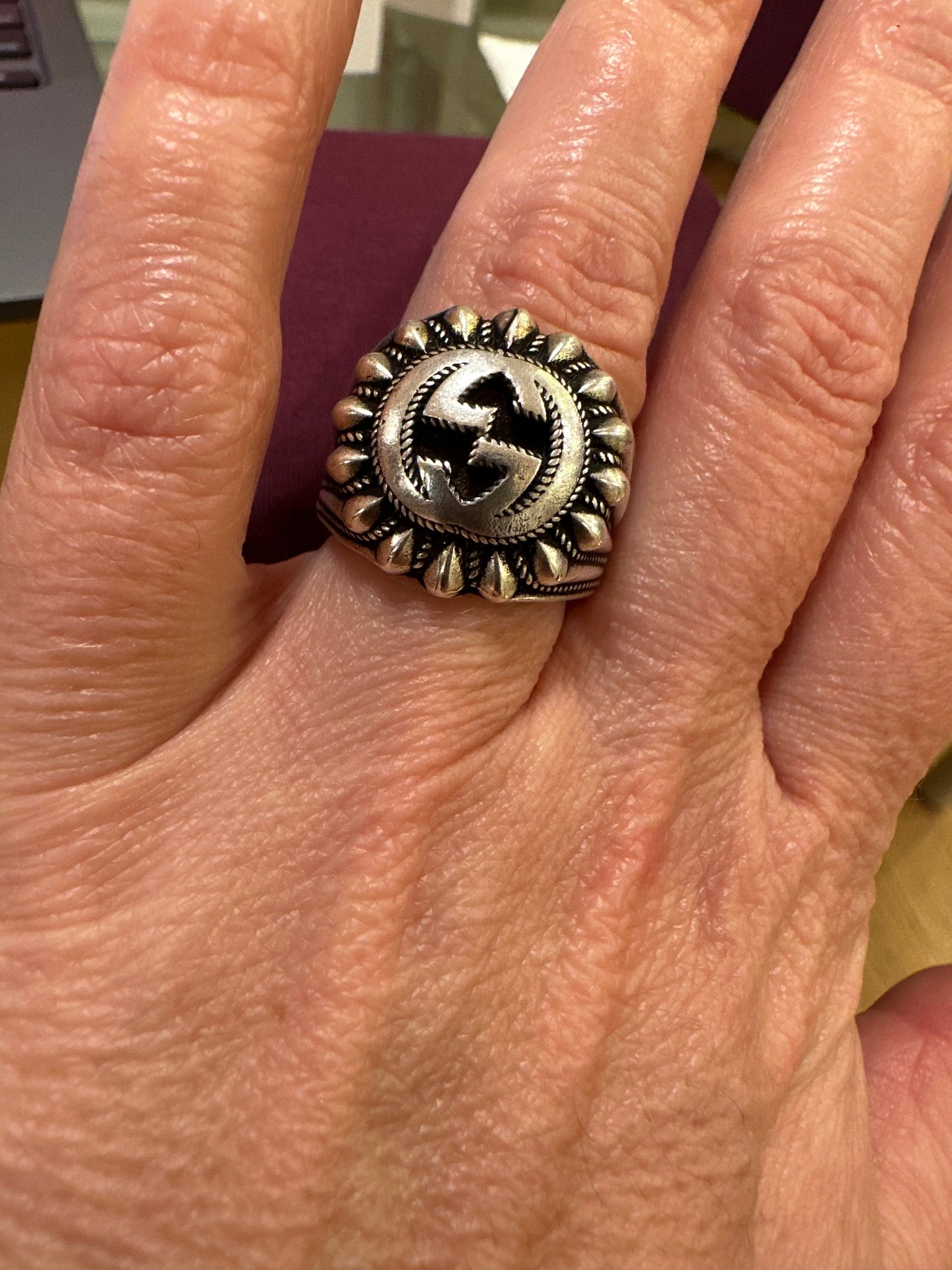 Gucci Interlocking G Engraved Ring