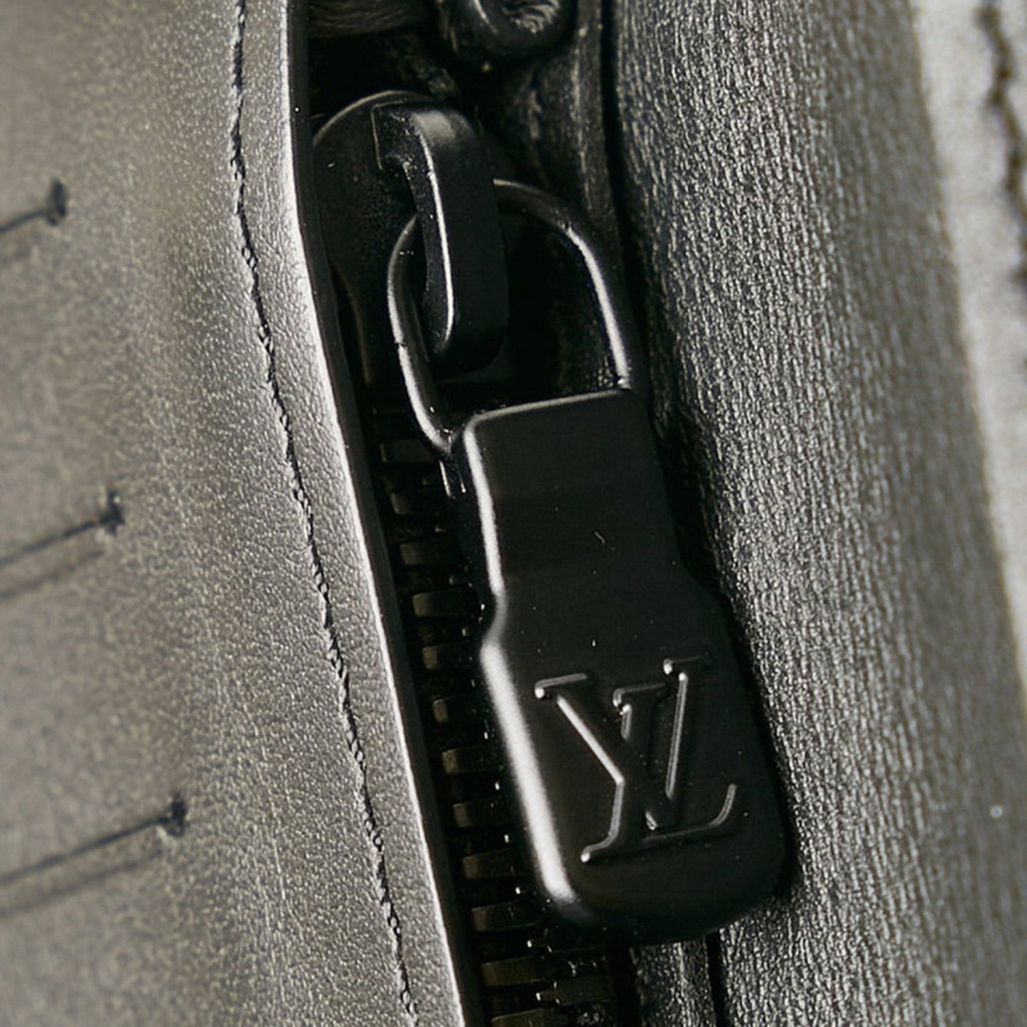 Louis Vuitton Black Leather Brazza wallet accessories