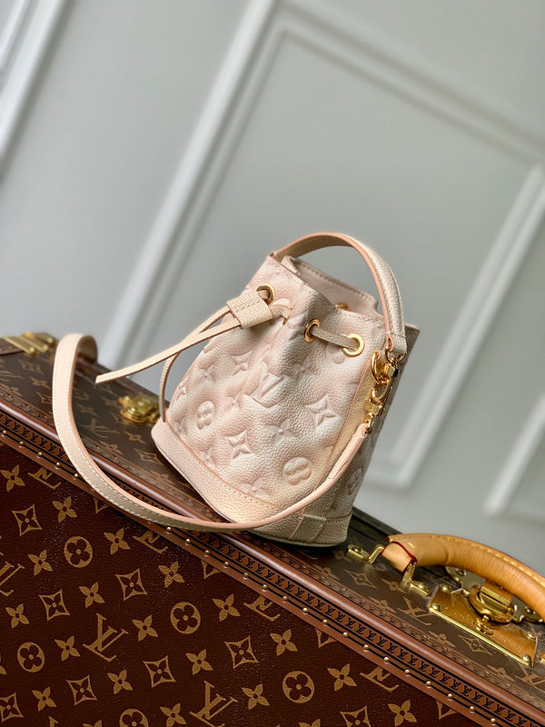 Alice Bags- Louis Vuittons  - 16483