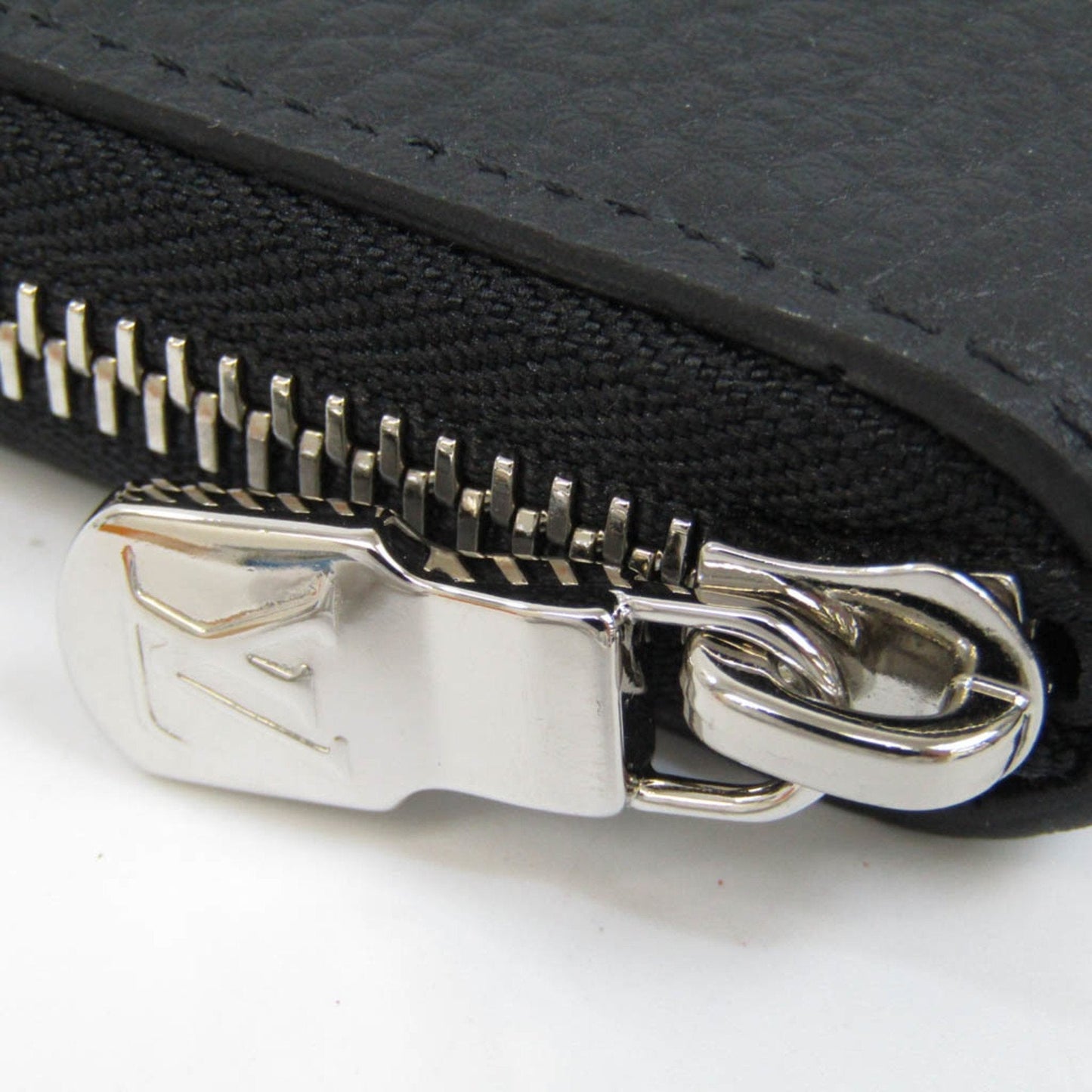 Louis Vuitton Black Leather Zippy Wallet Vertical wallet accessories