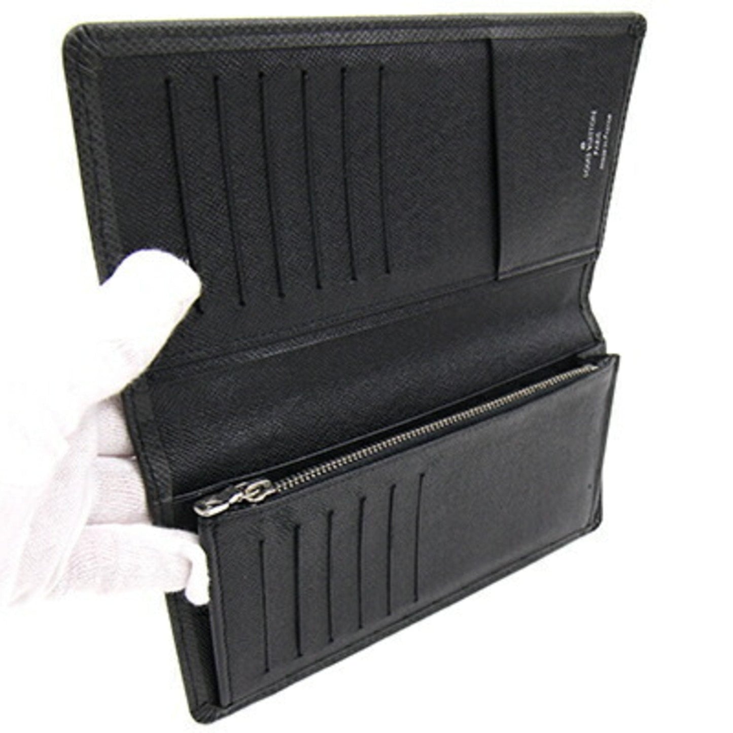 Louis Vuitton Black Leather Brazza (cuir Ta√Øga) wallet accessories