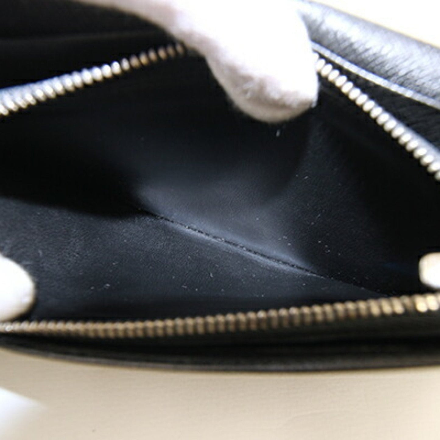 Louis Vuitton Black Leather Brazza (cuir Ta√Øga) wallet accessories