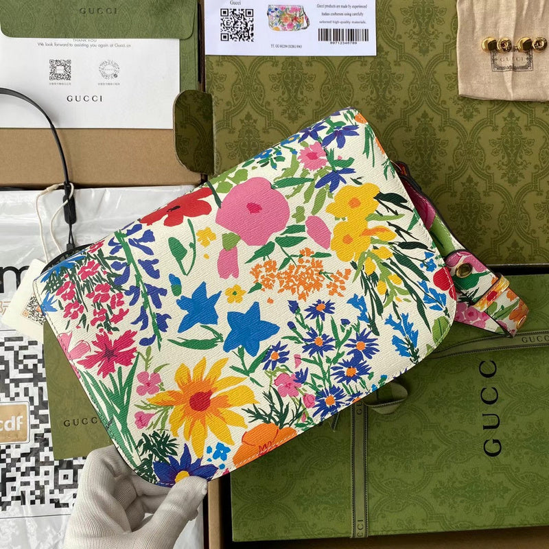 Gucci   Luxury Bags  1090