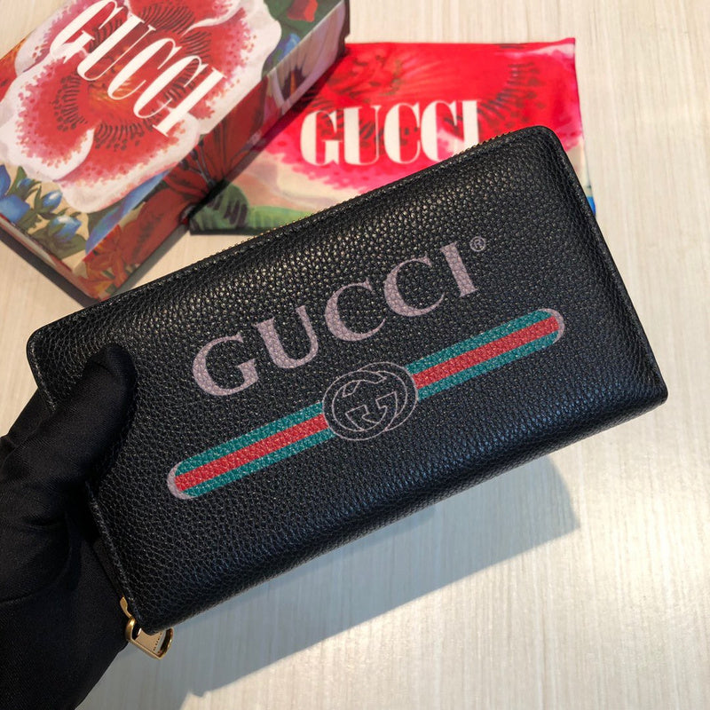 Gucci   Luxury Bags  878