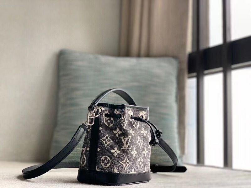 Alice Bags- Louis Vuittons  - 16027