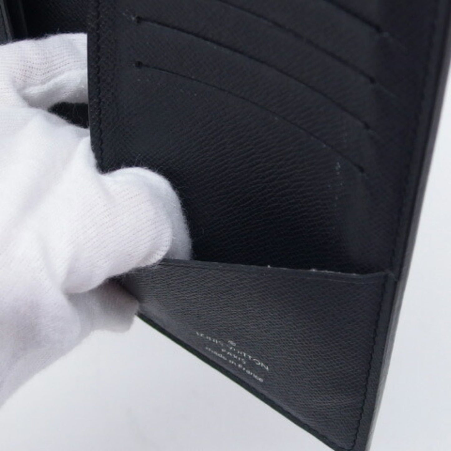 LOUIS VUITTON Brazza Wallet