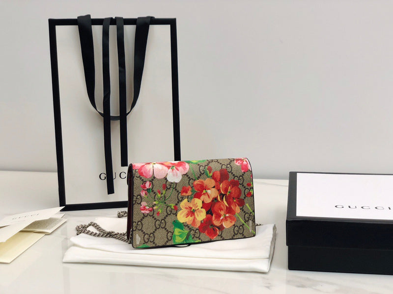 Gucci   Luxury Bags  1162