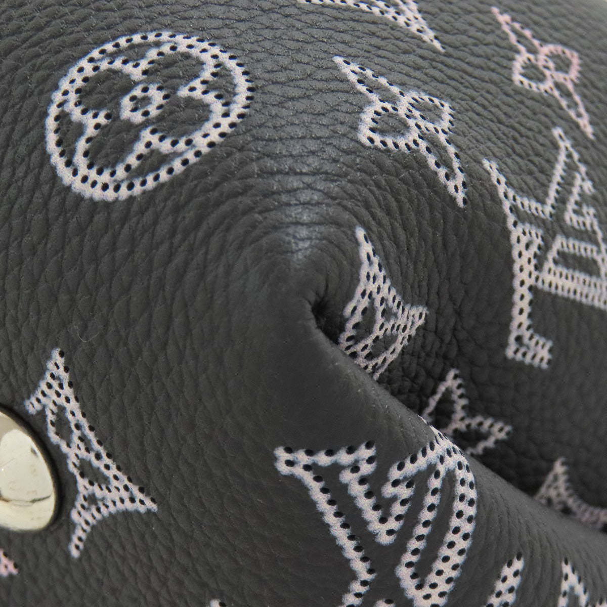 LOUIS VUITTON Handbag M21096 Mahina leather black Bella