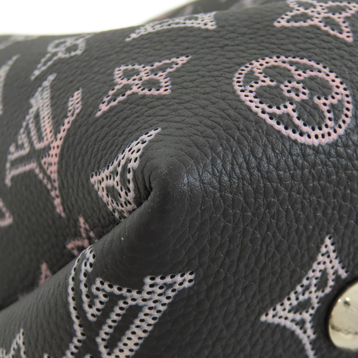 LOUIS VUITTON Handbag M21096 Mahina leather black Bella
