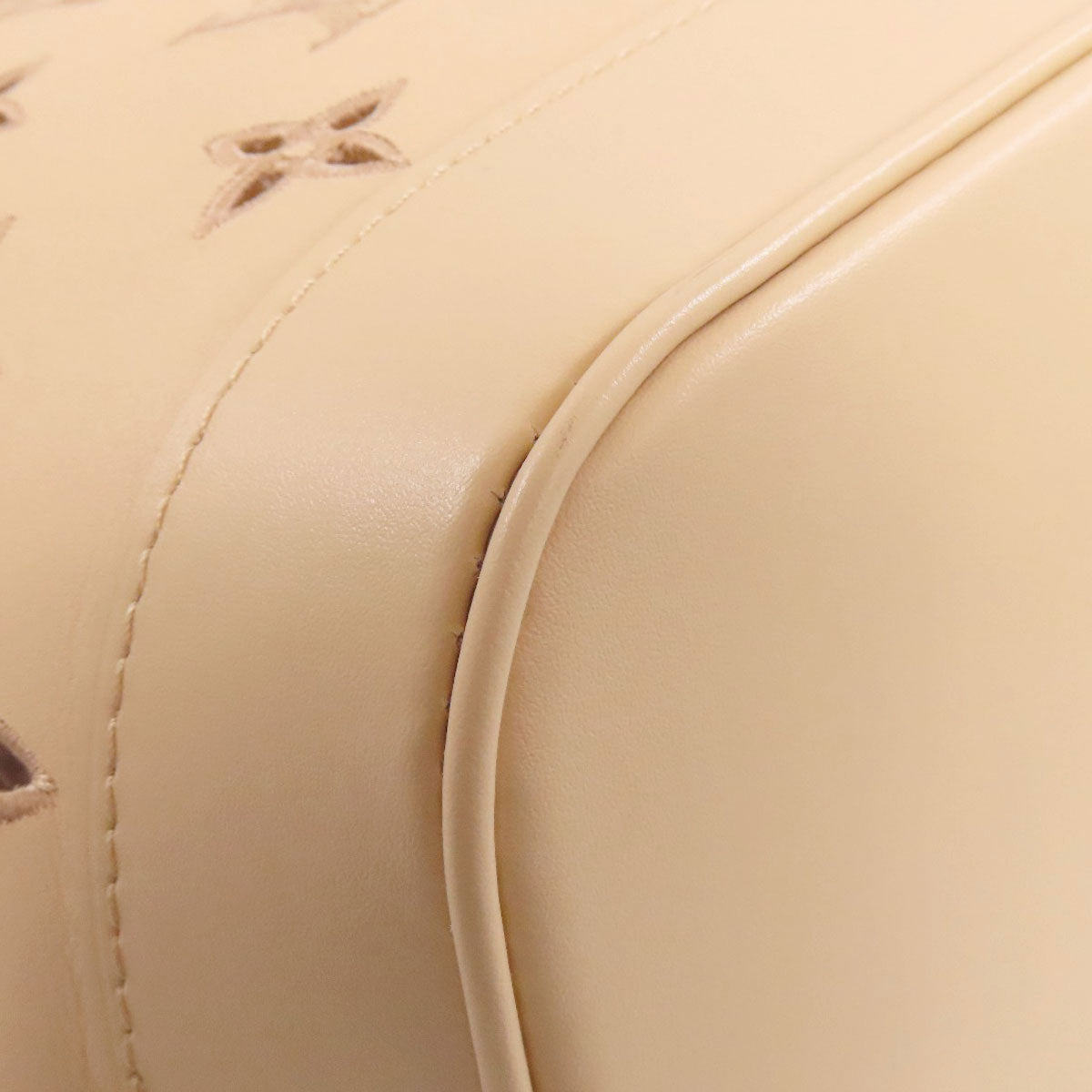 LOUIS VUITTON Handbag M22861 Calfskin beige Petit Noe Broderie Anglaise
