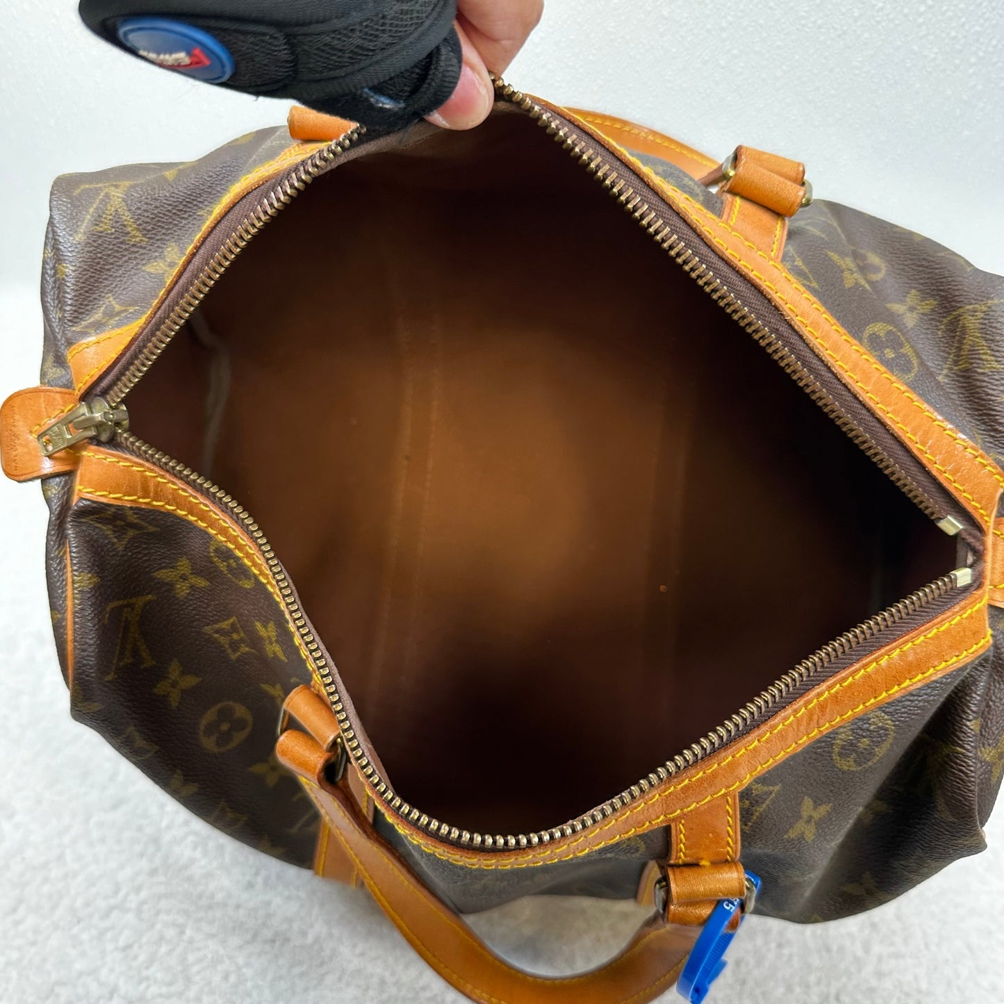 HandBag Luxury Designer By Louis Vuitton, Size: Medium