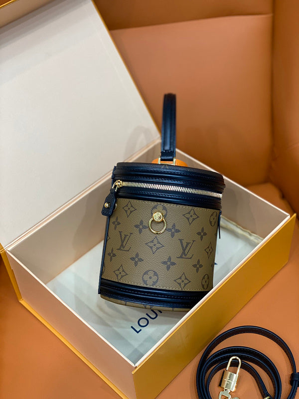 Alice Bags- Louis Vuittons  - 16367