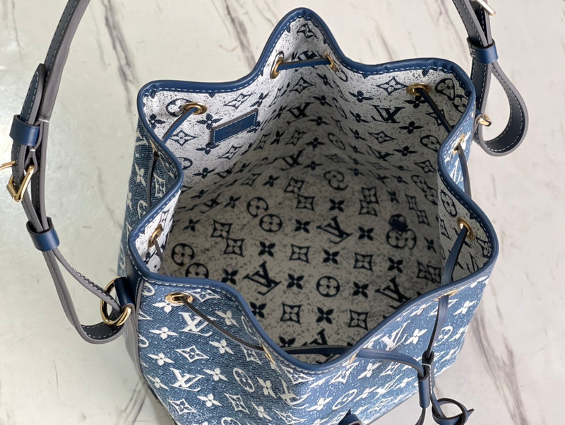 Alice Bags- Louis Vuittons  - 16272