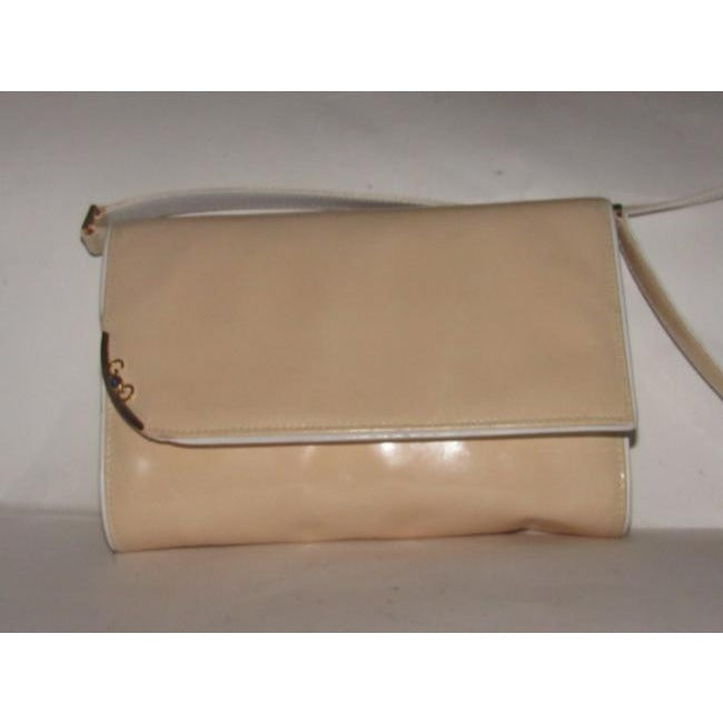 Gucci Clutch Sylvie Vintage Two Way Purse Gold Gg And Accent Buttery Soft Glossy Tan And White Leather