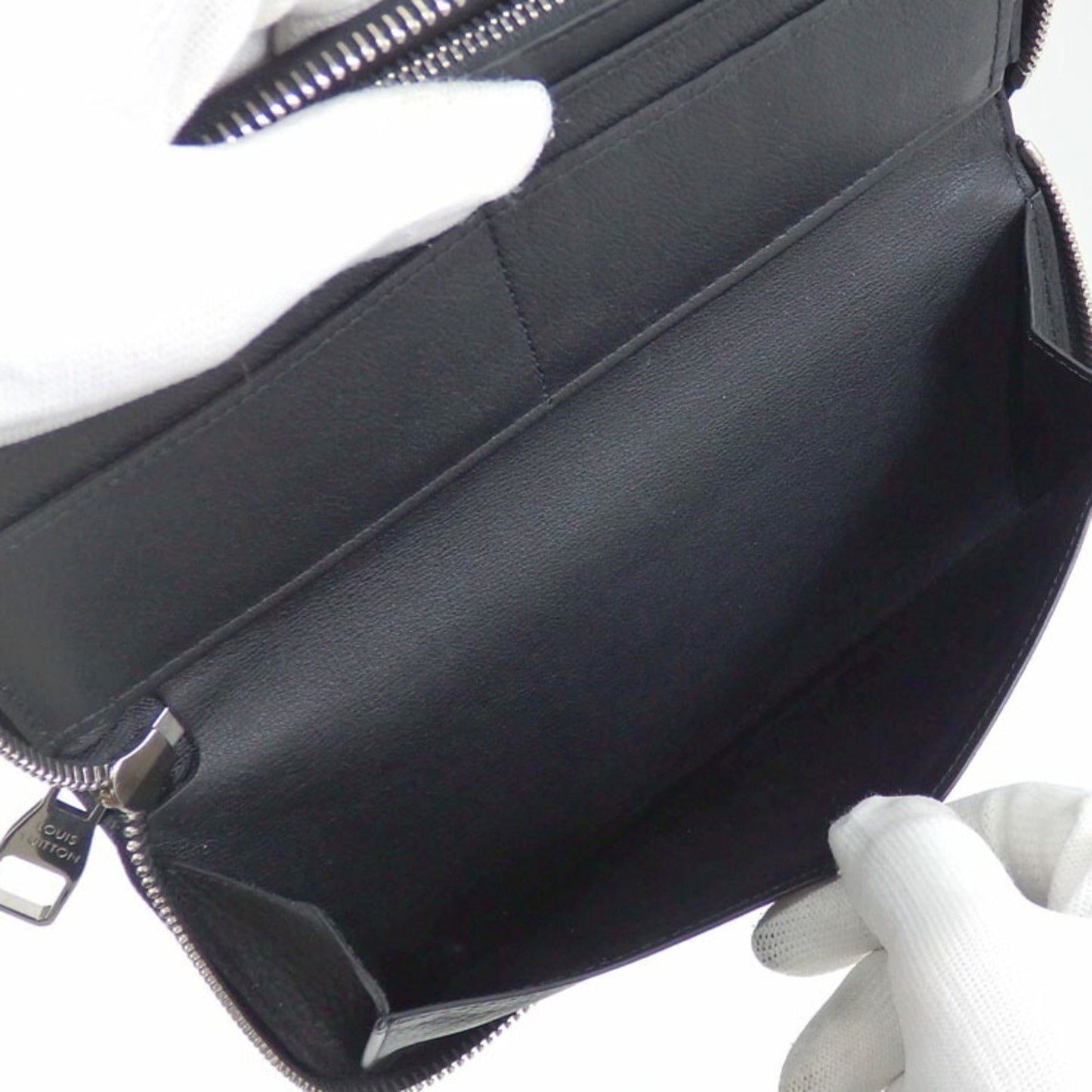 Louis Vuitton Black Leather Zippy wallet wallet accessories