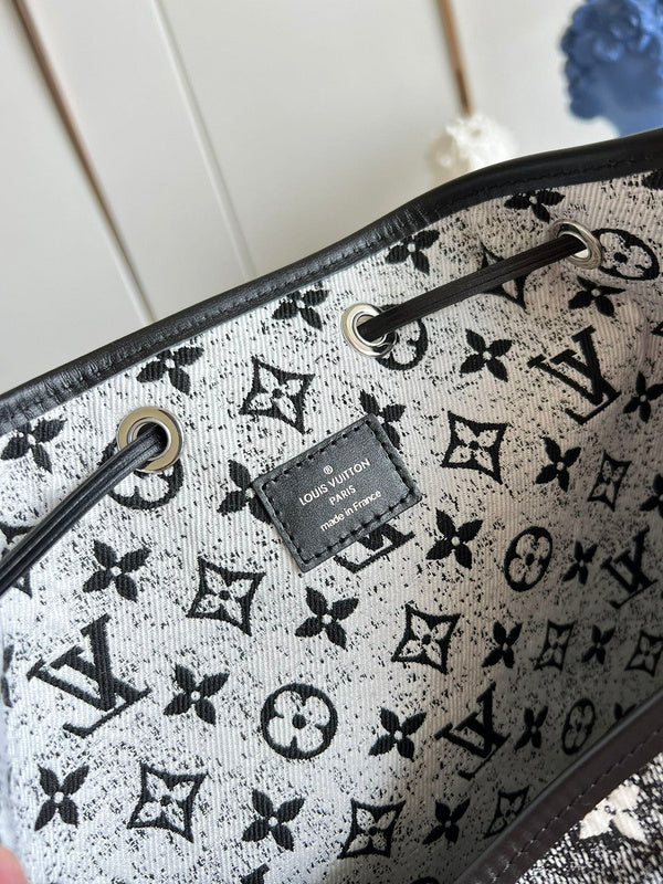 Alice Bags- Louis Vuittons  - 16463