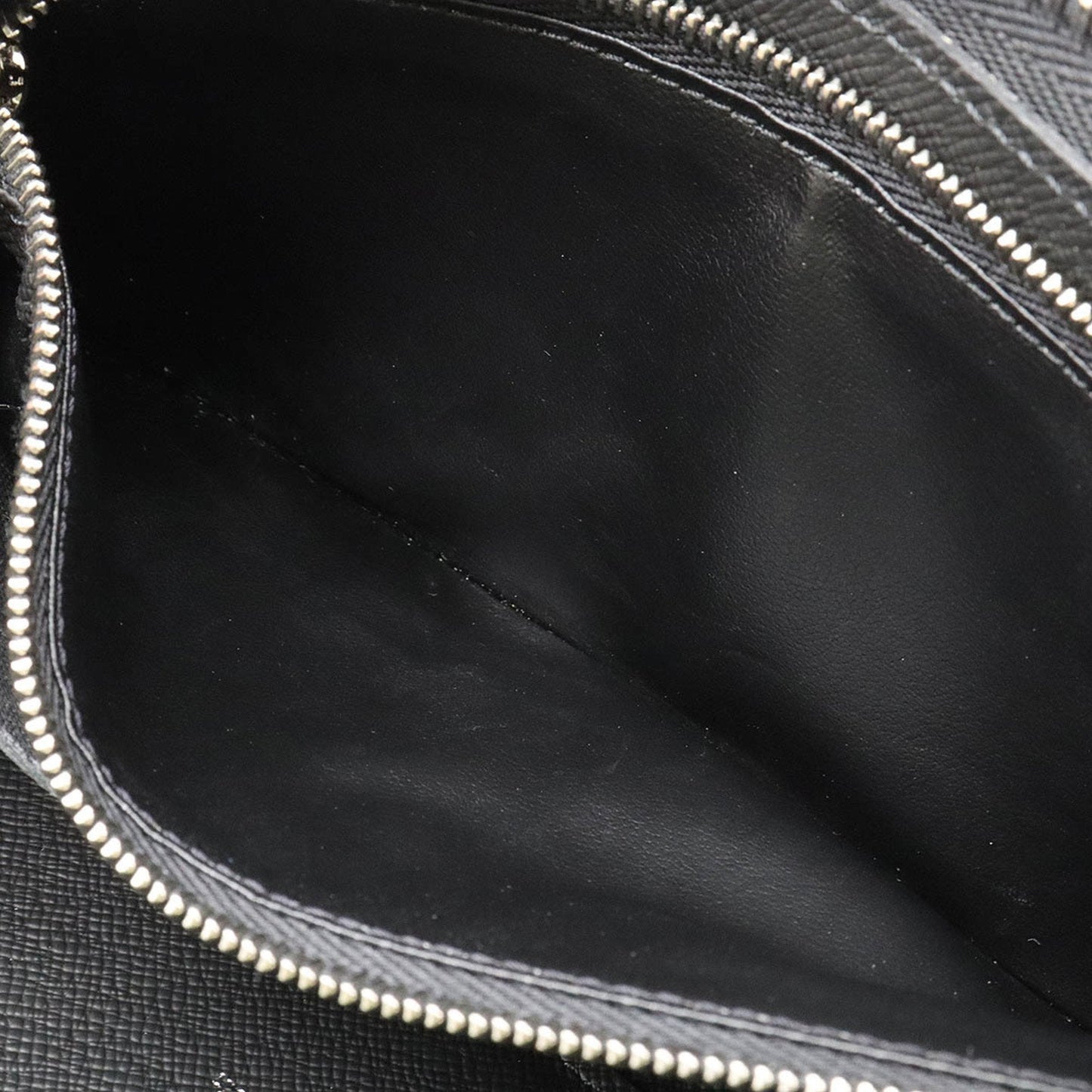 Louis Vuitton Black Leather Zippy Dragonne wallet accessories