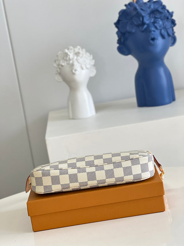 Alice  Bags- Louis Vuittons  - 16544
