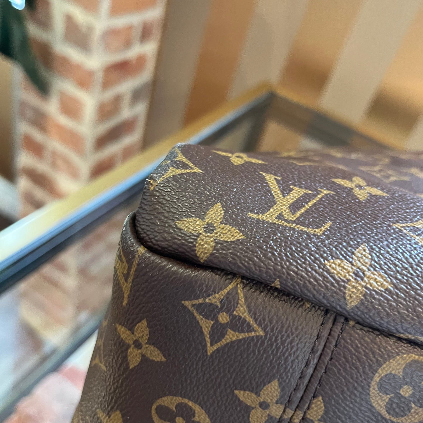 LOUIS VUITTON Artsy Monogram Hobo