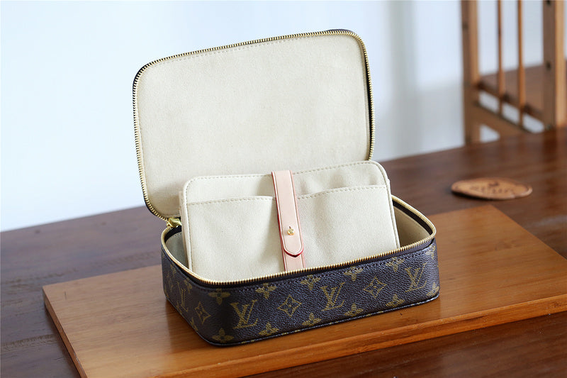 Alice bags - Louis Vuittons  - 9372